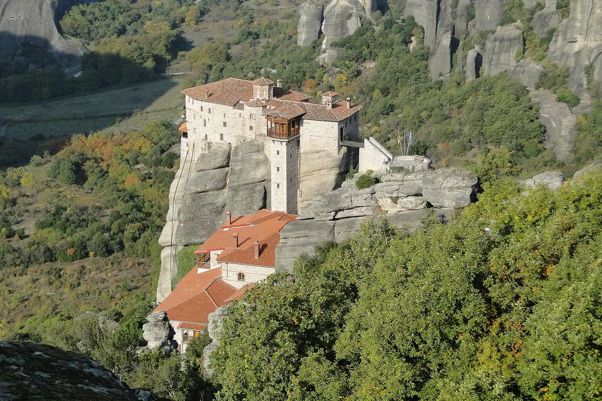 Rusanu, na sopstvenom stubu. Monasi su se prvi popeli ovamo da budu nedostižni.