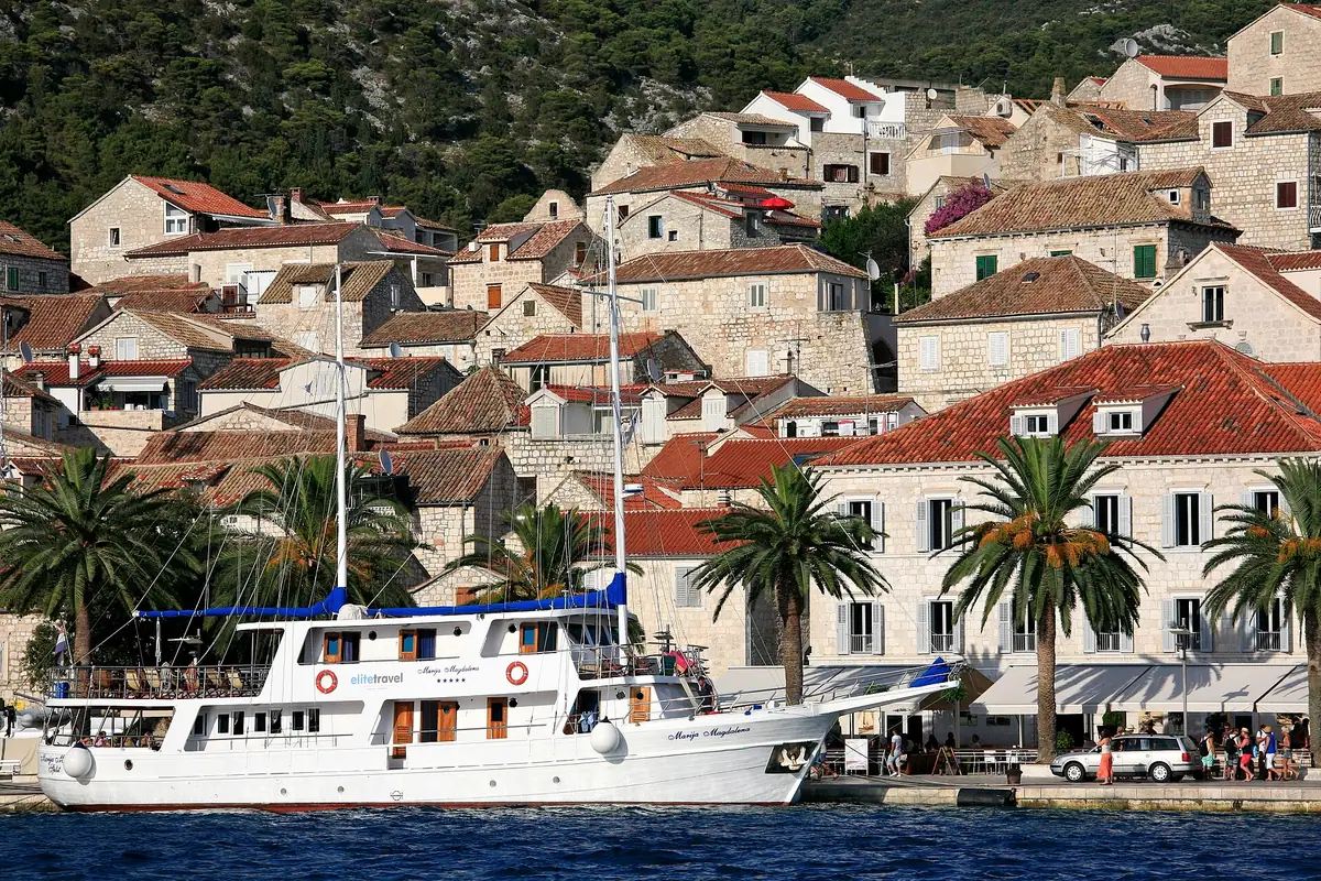 Stari Grad on Hvar. Island coverage is where having three networks stops being theory.
