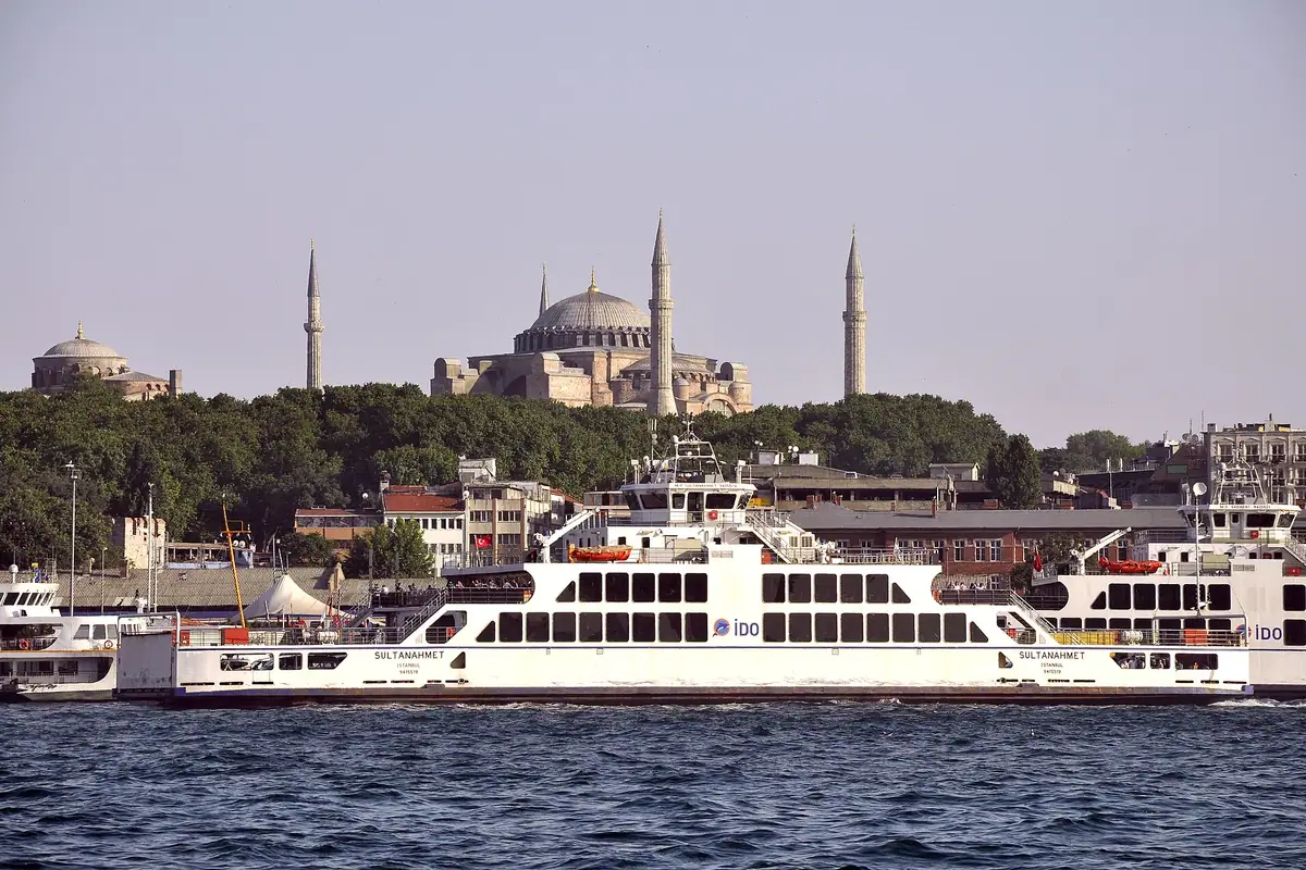 The Bosphorus at Sultanahmet. Istanbul is the part of the trip that eats data.
